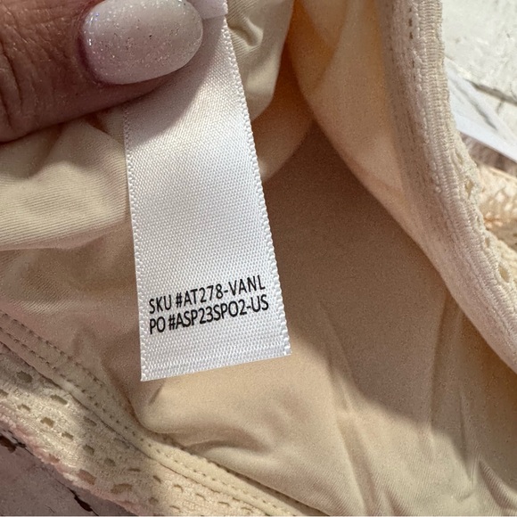 Andie Swim the Hydra Bikini Top NWT size Medium‎ Vanilla Crochet Ruffle Lace - Picture 10 of 11